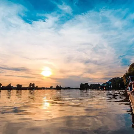 Pet Friendly Near Swimming Kunfeherto