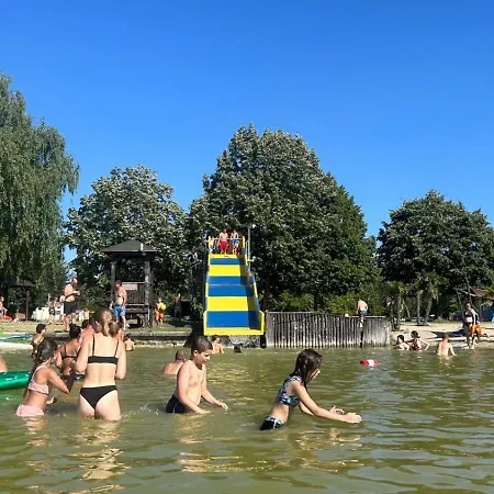 Pet Friendly Near Swimming Prázdninový dům Kunfeherto